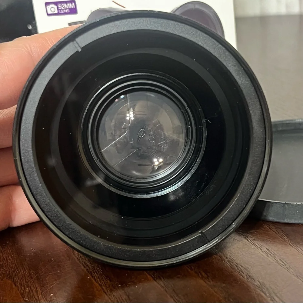 Altura 0.43x Wide Angle Lens 52mm - Black and Red